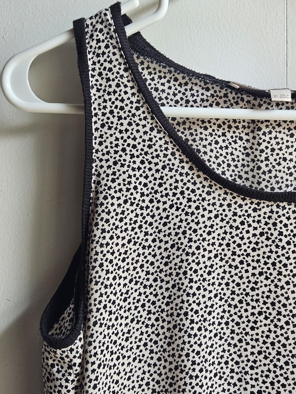 2 for $12: Loft Dolphin-Hem Oversized Sleeveless Tank in Women's XS - Picture 2 of 15